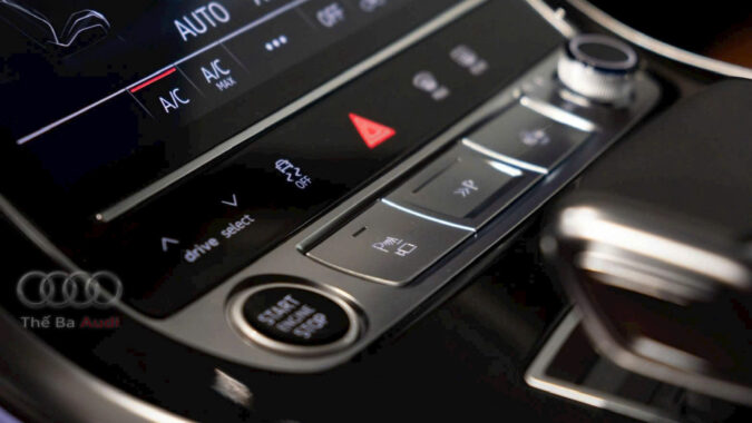 Bảng điều khiển trung tâm Audi Q8