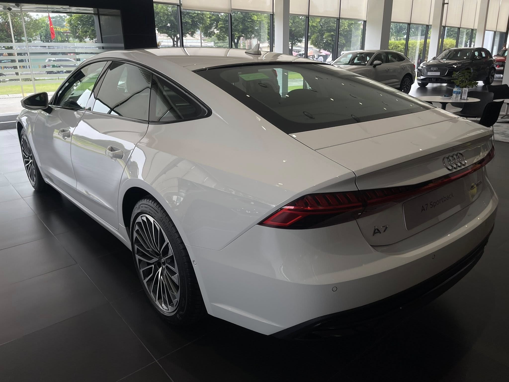 Thiết kế thể thao của Audi A7